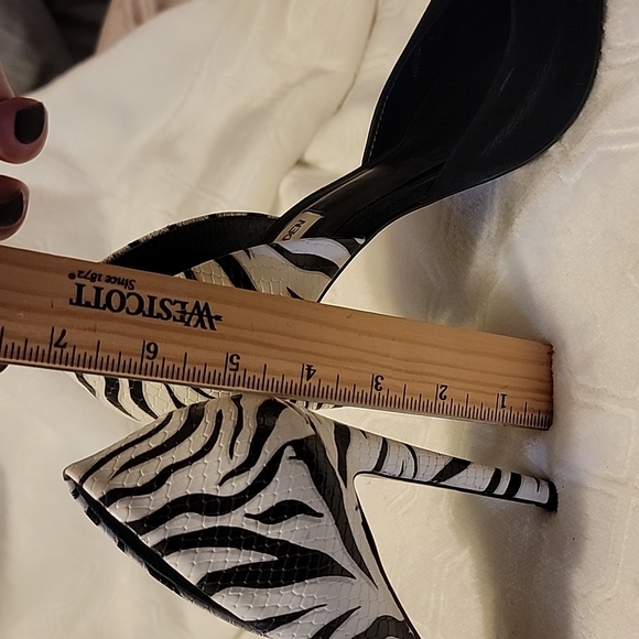 STEVE MADDEN Zebra print velour heels - Picture 6 of 6